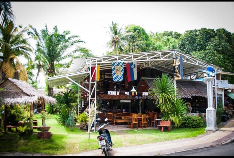 קראבי The Lazy Bar And Guesthouse מראה חיצוני תמונה